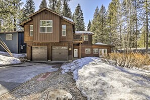 Exterior - Charming 4-bedroom house in delightful South Lake Tahoe near Tahoe golf course (South Lake Tahoe)