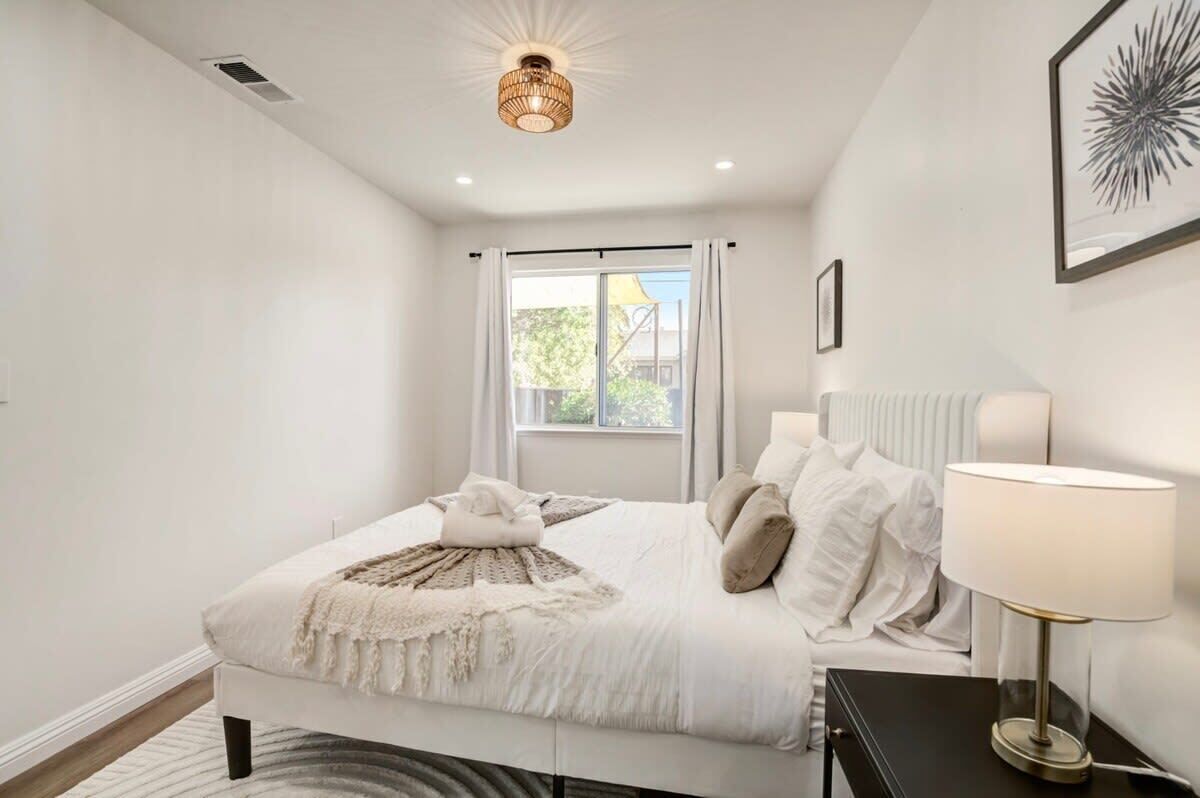 House (4 Bedrooms) | 4 bedrooms, desk, laptop workspace, iron/ironing board