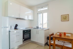 Fridge, oven, coffee/tea maker, toaster - GuestReady - Hillside Escape II (Estreito de Câmara de Lobos)