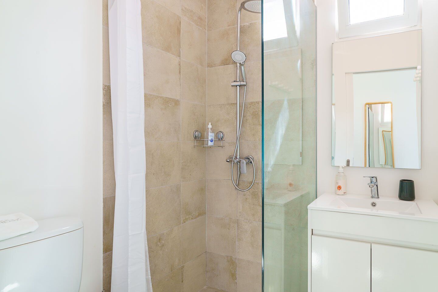 Bruser, hårtørrer, håndklæder