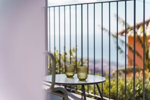 Outdoor dining - GuestReady - Hillside Escape II (Estreito de Câmara de Lobos)