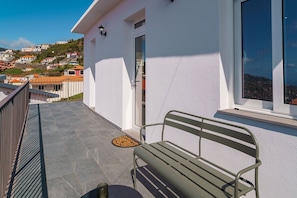 Terrace/patio - GuestReady - Hillside Escape II (Estreito de Câmara de Lobos)