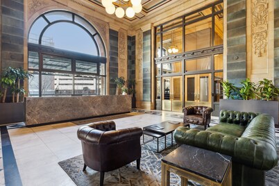 Placemakr Downtown Pittsburgh at The Pennsylvanian