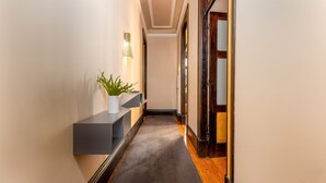 Unclassified image, 5 of 40, button - Spacious Modern Apartment in Porto (Porto)