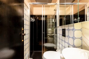 Apartment | Bathroom