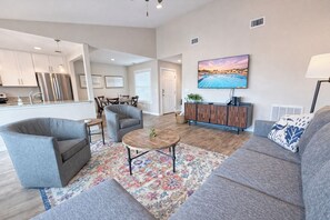 Smart TV - Stay, Splash & Unwind – Poolside 2BR Condo with Hot Tub, Pickleball & BBQ Grills (Port Aransas)