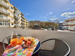 Balcony - Quarteira Central Beach 2 by Homing (Loulé)