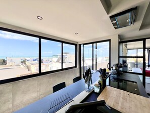 Micro-ondes, cafetière/bouilloire