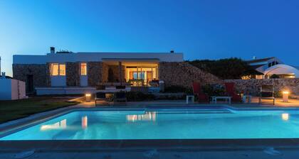 Villa en Ciutadella en primera línea de m ar