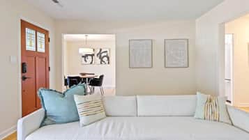 House, Garden View (3 Bedrooms) | Living area