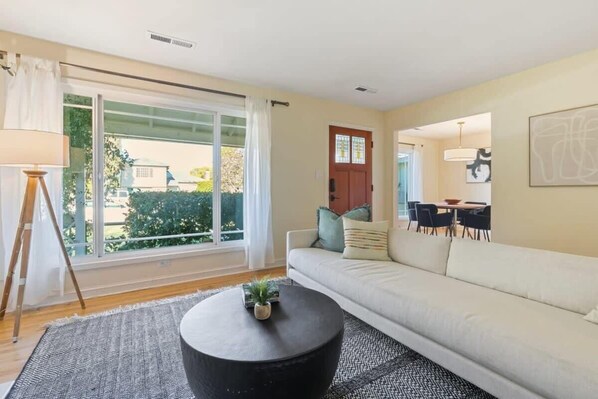 Maison (3 Bedrooms) | Aire de séjour