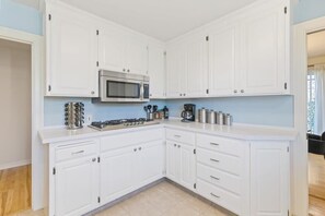 House (3 Bedrooms) | Private kitchen