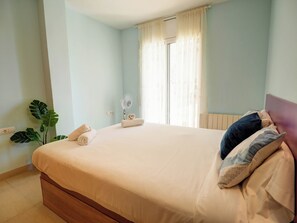 2 bedrooms, iron/ironing board, free WiFi, bed sheets