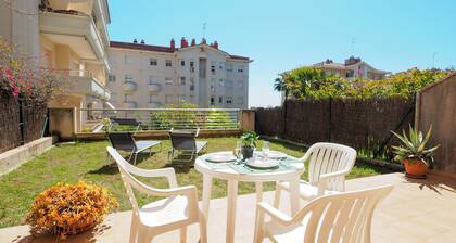 Flip Flop Beach Apartment by Hello Homes Sitges