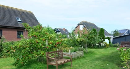 Cozy, affordable detached vacation home, close to the dike, terrace + garden, WLAN