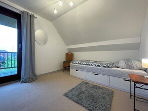 Smart TV, DVD player, books, stereo - Cozy, affordable detached vacation home, close to the dike, terrace + garden, WLAN (Friedrichskoog)