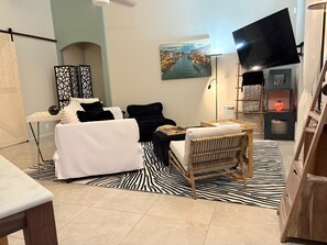 TV connectée, cheminée, jeux vidéo, imprimantes