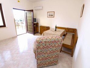 Apartment, 2 Bedrooms, Patio | Interior - Relaxing Apartment With Outdoor Space in Fažana (Fazana)