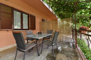 Appartamento, 2 camere da letto, patio | Terrazza/patio