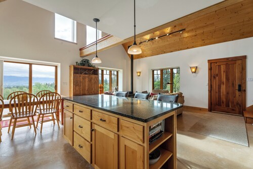 Secluded Bitterroot Valley Cabin