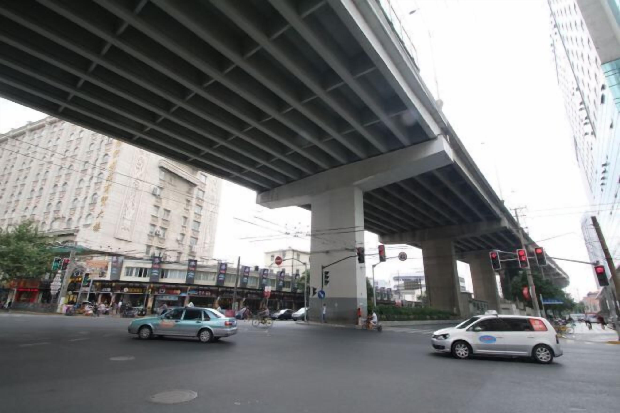 موقف سيارات (بتكلفة إضافية)