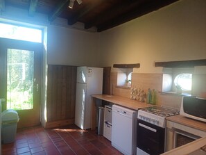 Microonde, forno, piano cottura, lavastoviglie