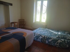 5 chambres, lit parapluie, Wi-Fi gratuit, draps fournis