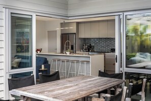 Dining - Sun and Surf Retreat - Papamoa Beach Holiday Home (Papamoa)