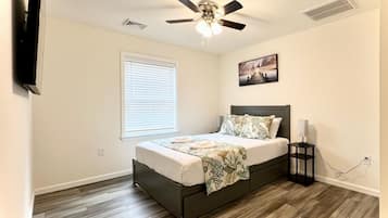 5 bedrooms, desk, iron/ironing board, free WiFi