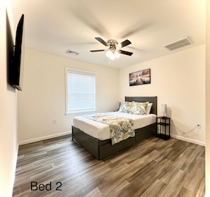 5 bedrooms, desk, iron/ironing board, free WiFi