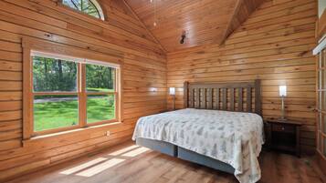 7 bedrooms, iron/ironing board, WiFi, bed sheets
