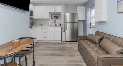 Charming Modern Studio in Central Pinellas Park