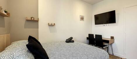 Internet, bed sheets