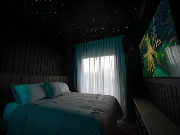 1 bedroom, in-room safe, desk, iron/ironing board