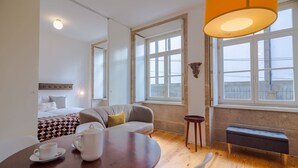 Apartment | Living room | Fireplace - Charming Studio, Ideal for Smaller Groups (Porto)