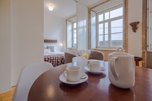 Apartment | Interior detail - Charming Studio, Ideal for Smaller Groups (Porto)