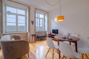 Apartment | Living area - Charming Studio, Ideal for Smaller Groups (Porto)