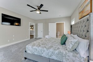 4 bedrooms, iron/ironing board, WiFi, bed sheets