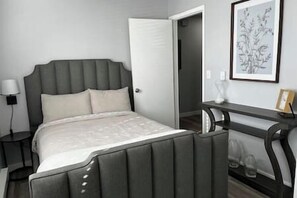 2 chambres, fer et planche à repasser, accès au Wi-Fi (inclus)