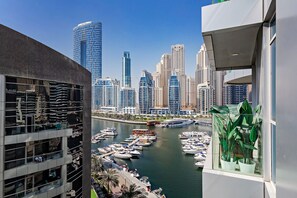 Premium-Studio, Balkon, Kanalblick | Blick vom Balkon