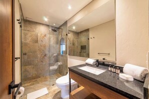 Shower - NOK Amazing Studio in Candelaria (Bogotá)