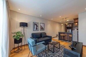 TV, offices - NOK Amazing Studio in Candelaria (Bogotá)