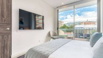 2 dormitoris, planxa i posts de planxar, wifi i roba de llit