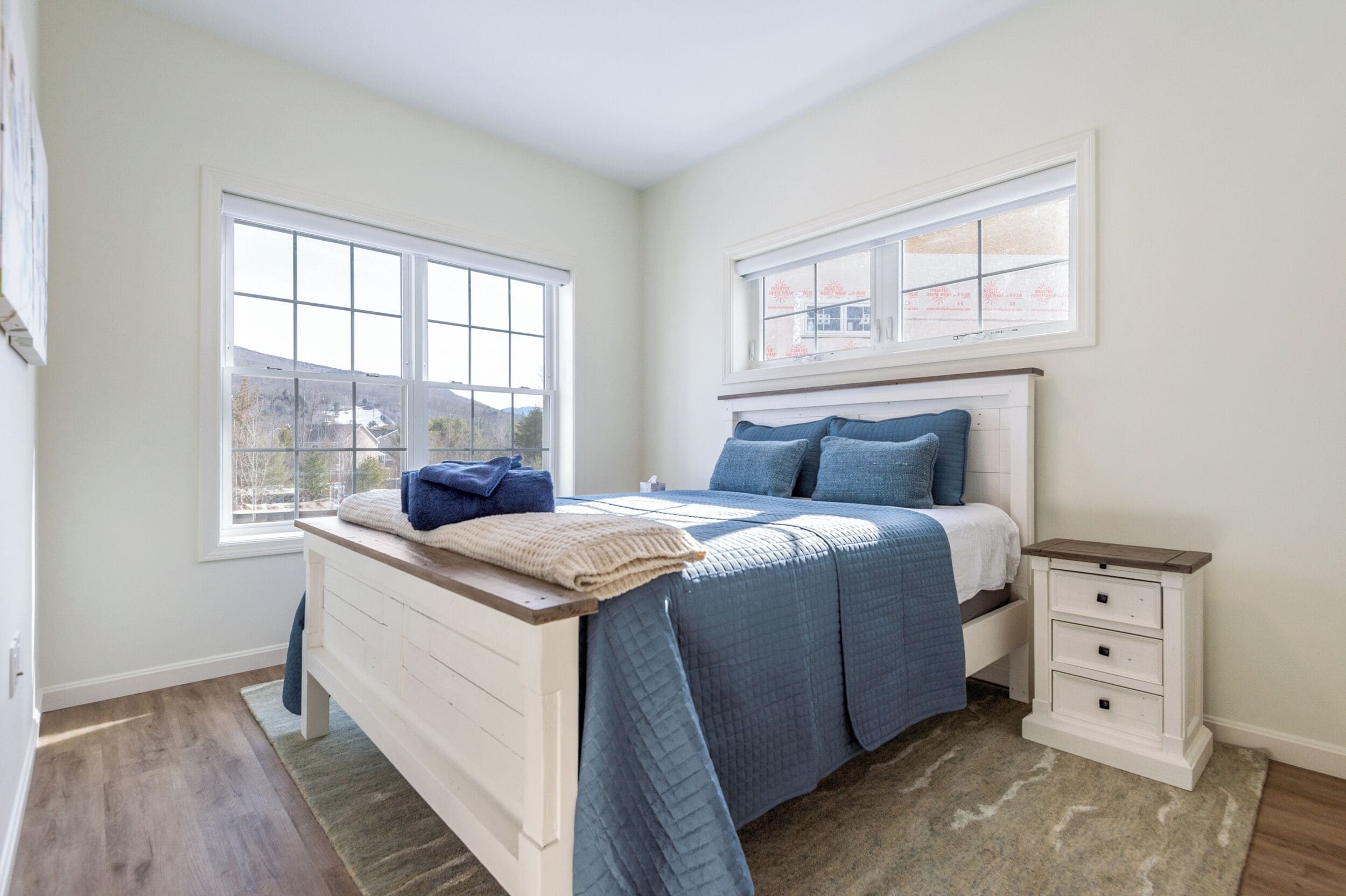 3 slaapkamers, een strijkplank/strijkijzer, gratis wifi, beddengoed