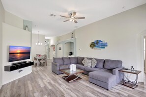 Villa | 4 bedrooms - Luxury Pool Home 3 Miles From Disney More (Kissimmee)