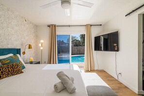 4 bedrooms, desk, free WiFi, bed sheets