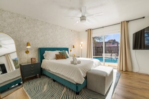 4 bedrooms, desk, free WiFi, bed sheets