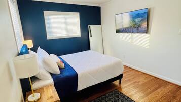 3 bedrooms, desk, iron/ironing board, WiFi