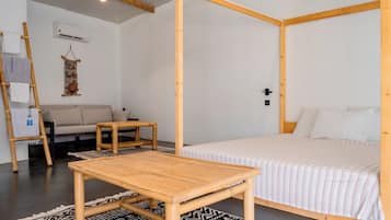 In-room safe, free WiFi