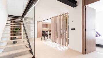 3 slaapkamers, een strijkplank/strijkijzer, gratis wifi, beddengoed